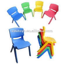 Chaises en plastique pour maternelle